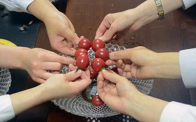 【5.12护士节】华体会体育(中国)HTH·官方网站举办茶话会白衣天使受表彰(图10)